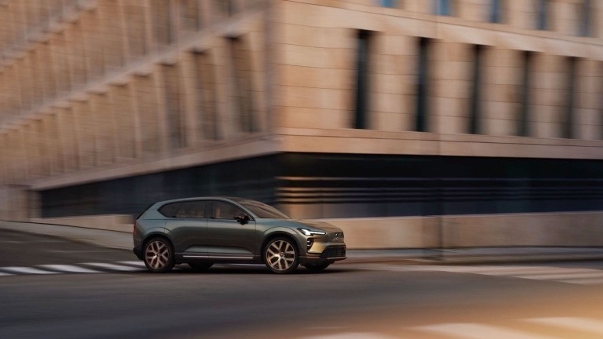 Volvo EX60 P12 AWD (MY27)