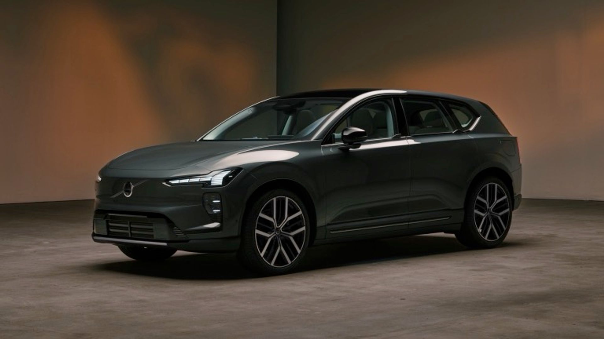 Volvo EX60 P12 AWD (MY27)