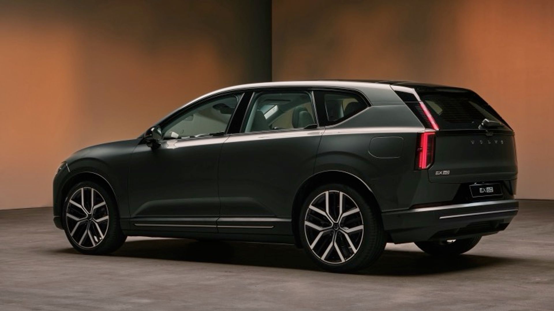 Volvo EX60 P12 AWD (MY27)