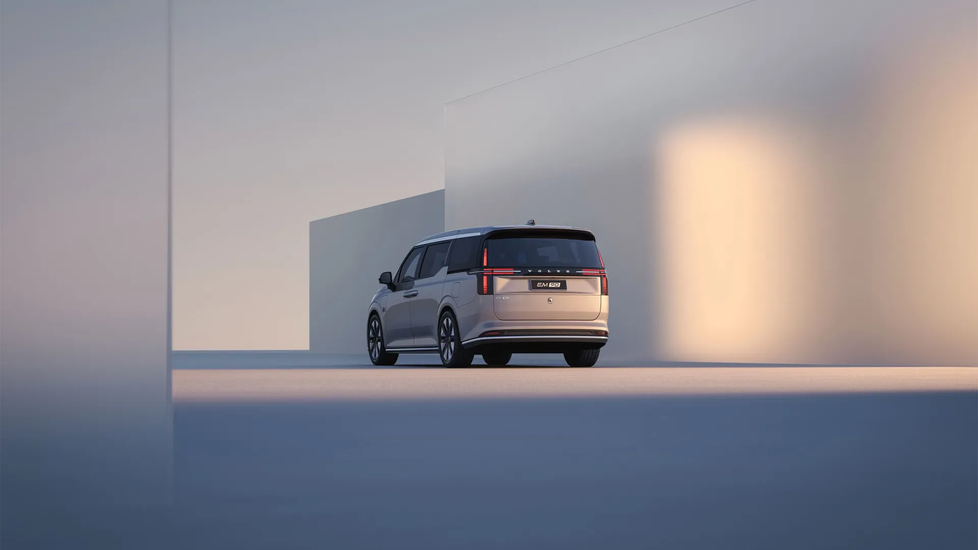 Volvo EM90