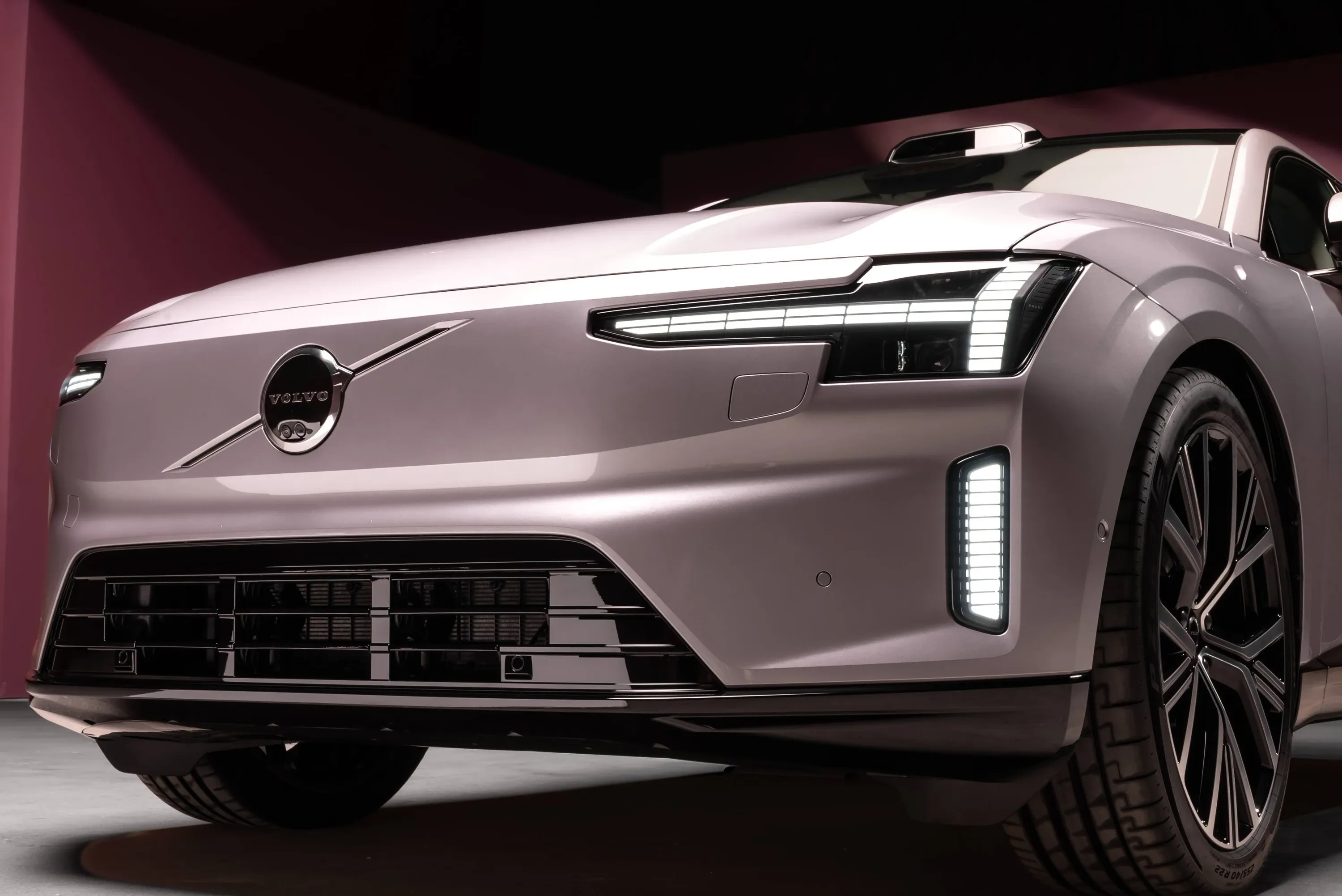Volvo ES90 Twin Motor Performance