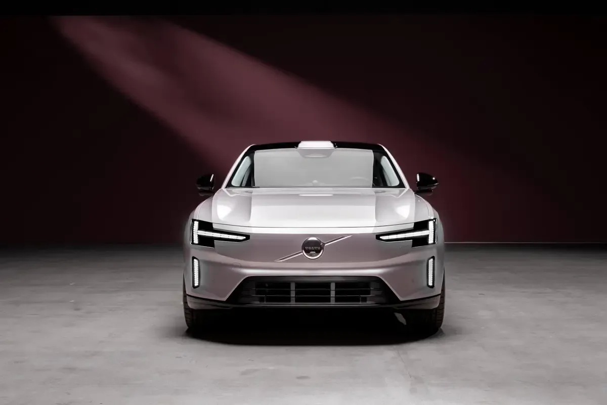Elettronauti - Volvo ES90 Single Motor Extended Range - Grigio - Esterno - Vista anteriore