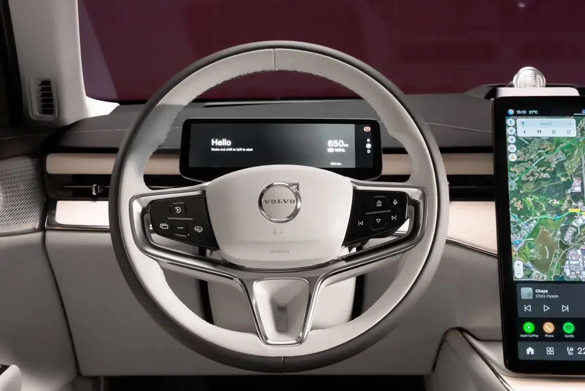 Elettronauti - Volvo ES90 Single Motor Extended Range - Nero - Esterno - Vista anteriore a tre quarti
