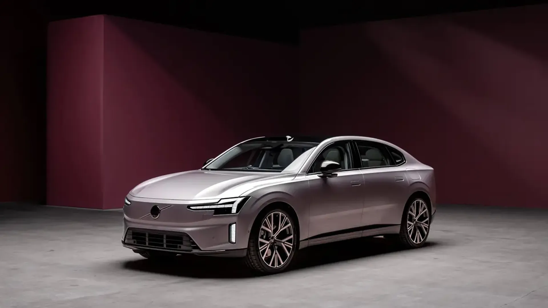 Elettronauti - Volvo ES90 Single Motor Extended Range - Grigio - Esterno - Vista anteriore a tre quarti
