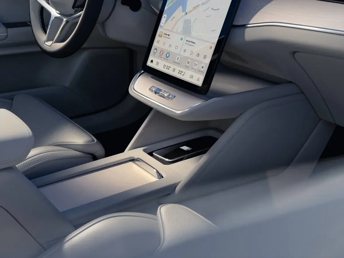 Elettronauti - Volvo ES90 Single Motor Extended Range - Grigio - Esterno - Vista anteriore a tre quarti