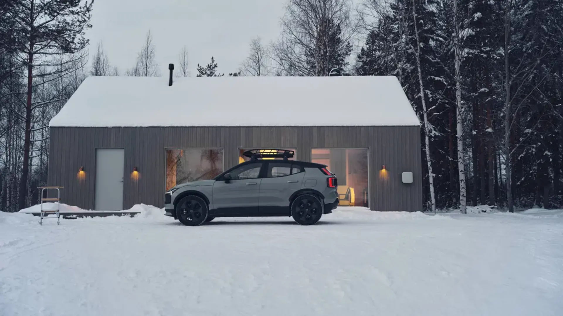 Elettronauti - Volvo EX30 Cross Country P5 Long Range - Bronze - Esterno - Vista anteriore a tre quarti