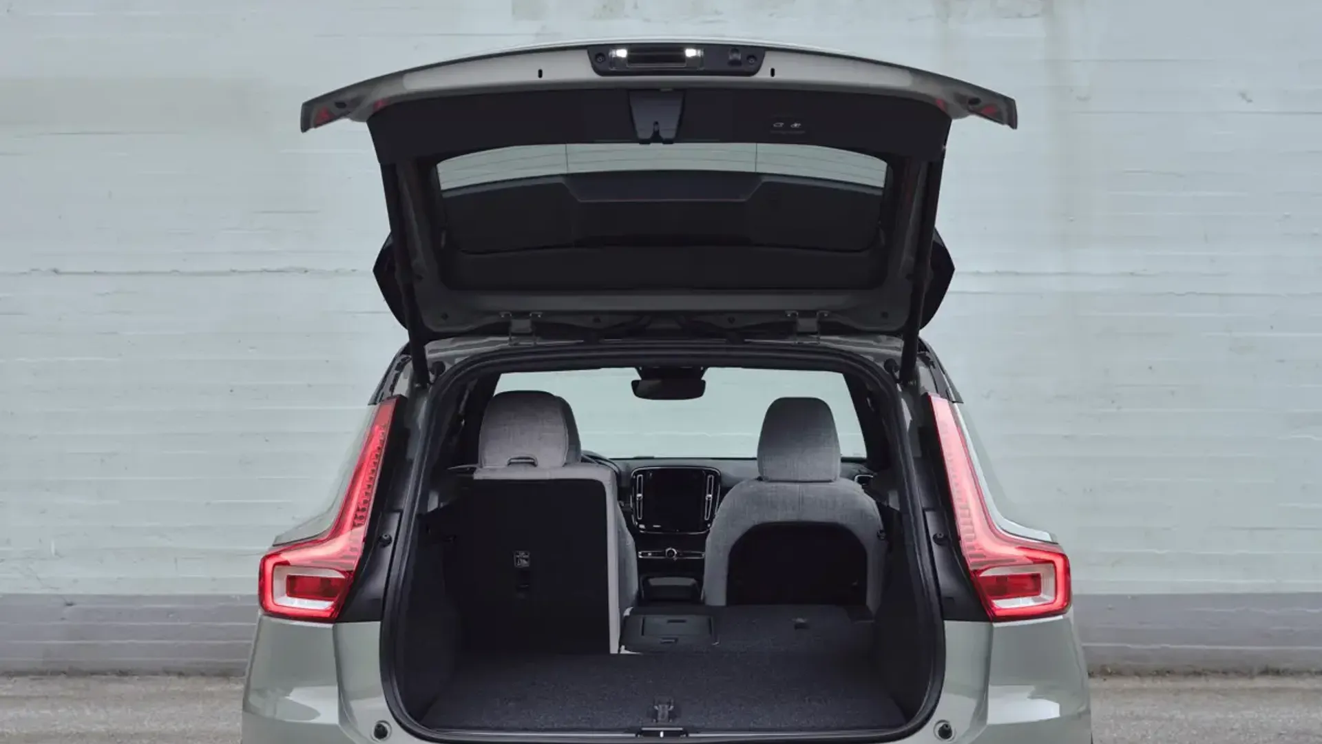 Elettronauti - Volvo EX40 Single Motor - Vano di carico - Bagagliaio