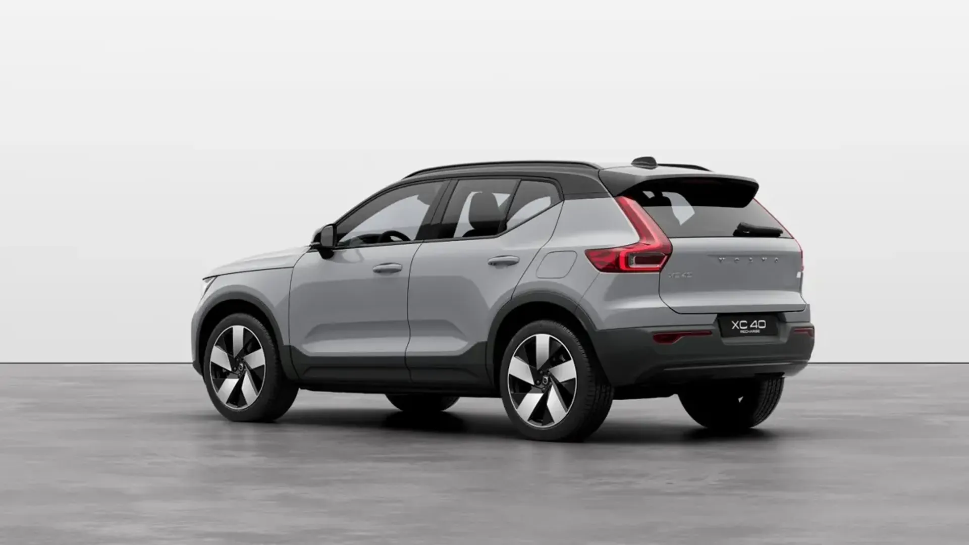 Elettronauti - Volvo EX40 Single Motor - Grigio - Esterno - Vista anteriore a tre quarti