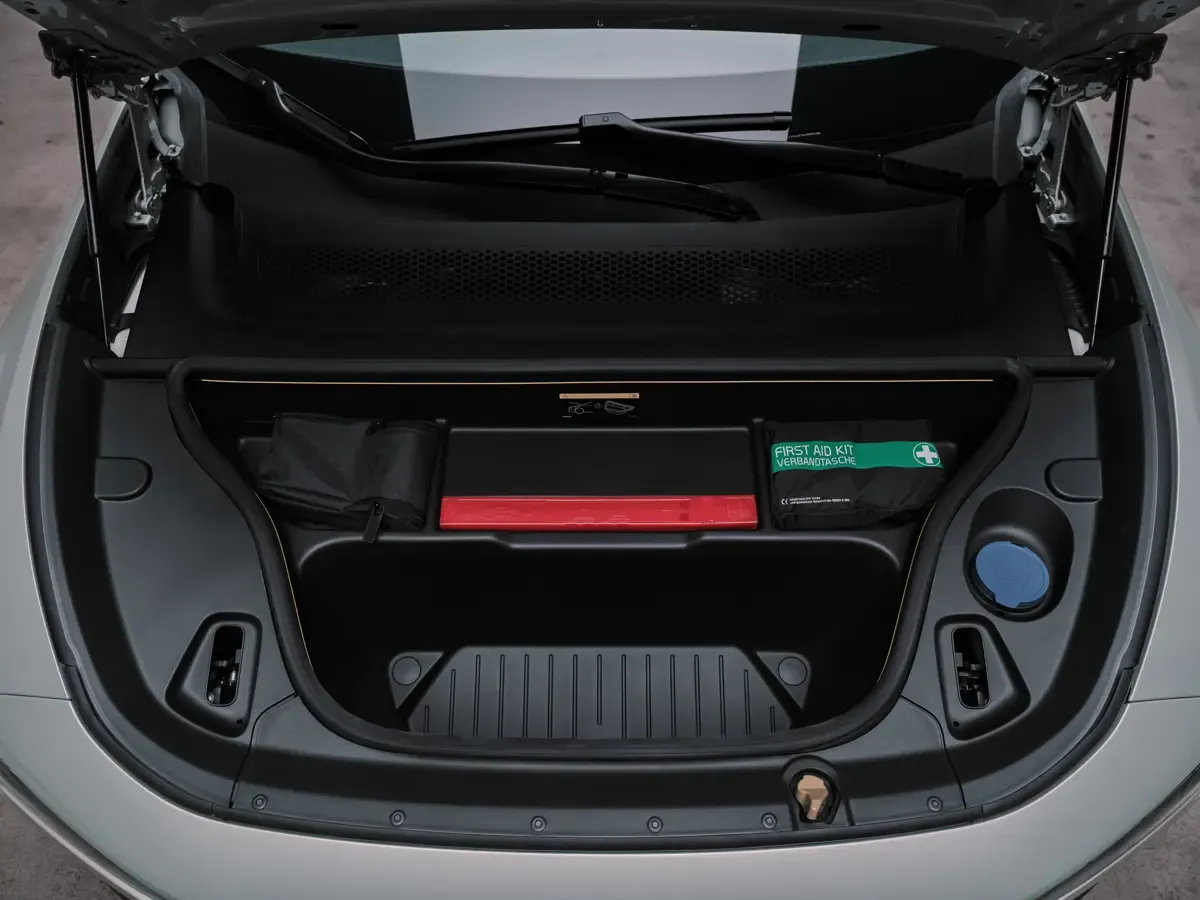 Elettronauti - Volvo EX60 P12 AWD - Vano di carico - Bagagliaio anteriore