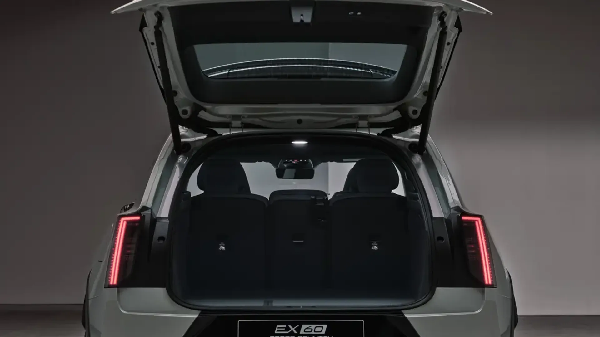 Elettronauti - Volvo EX60 P12 AWD - Vano di carico - Bagagliaio