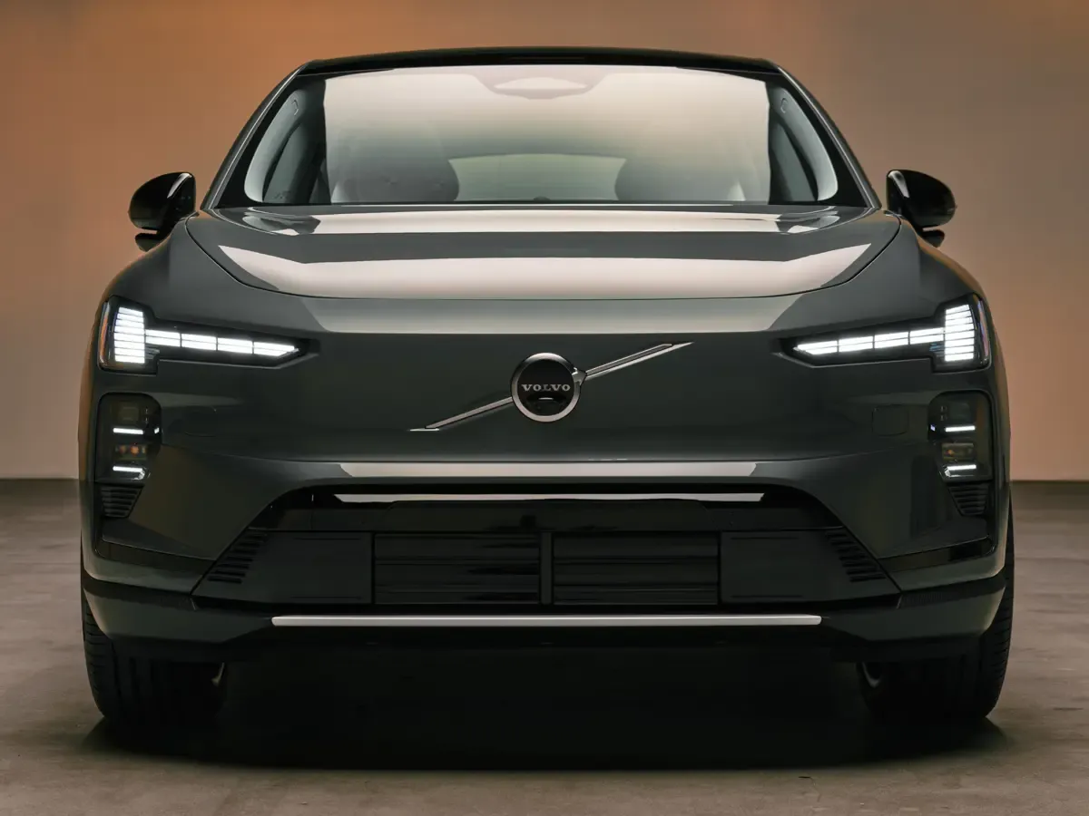 Elettronauti - Volvo EX60 P12 AWD - Esterno - Vista anteriore