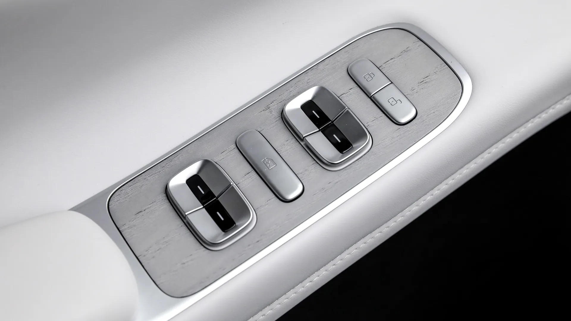 XPENG X9 AWD Performance
