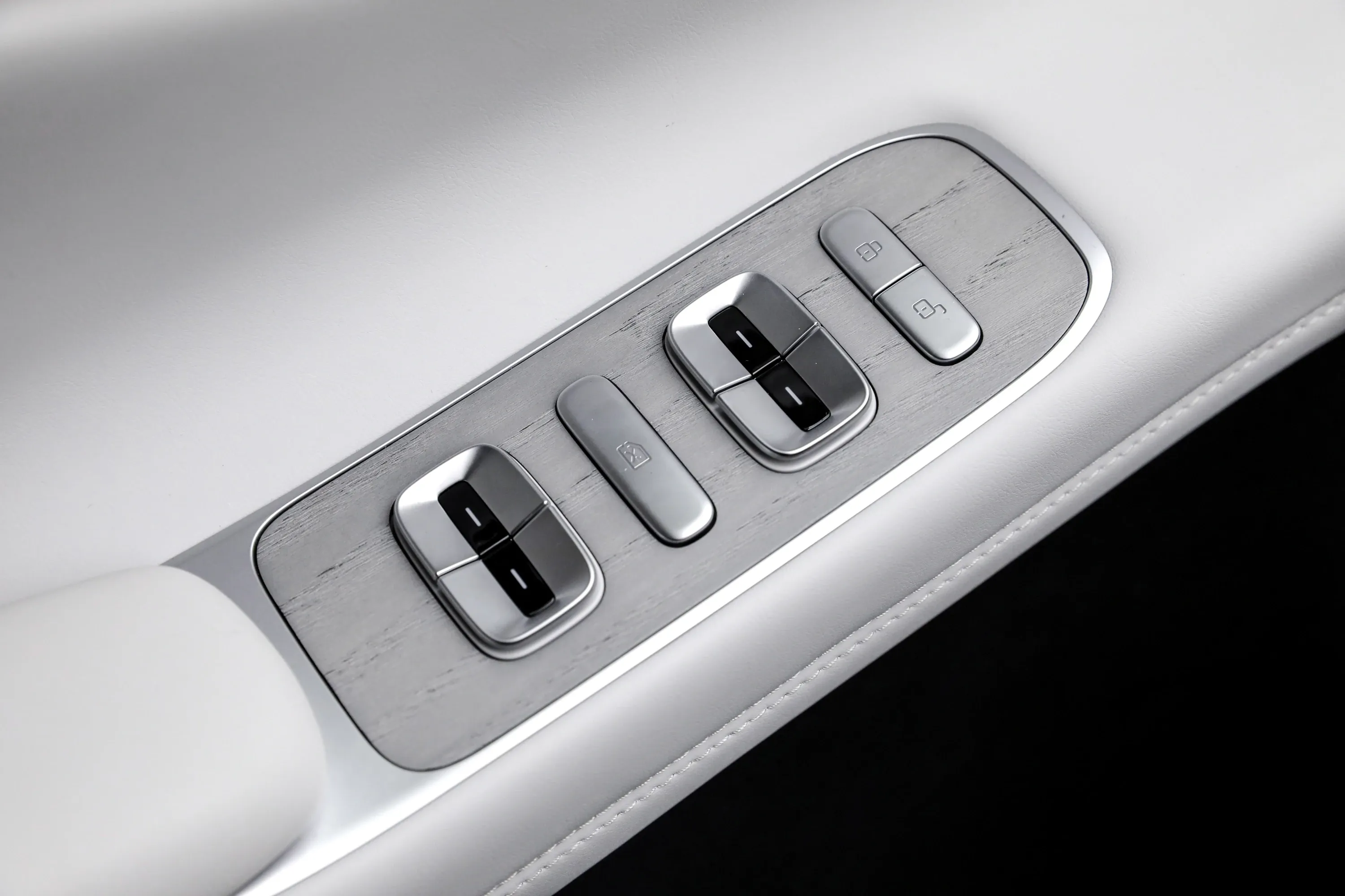 XPENG X9 AWD Performance