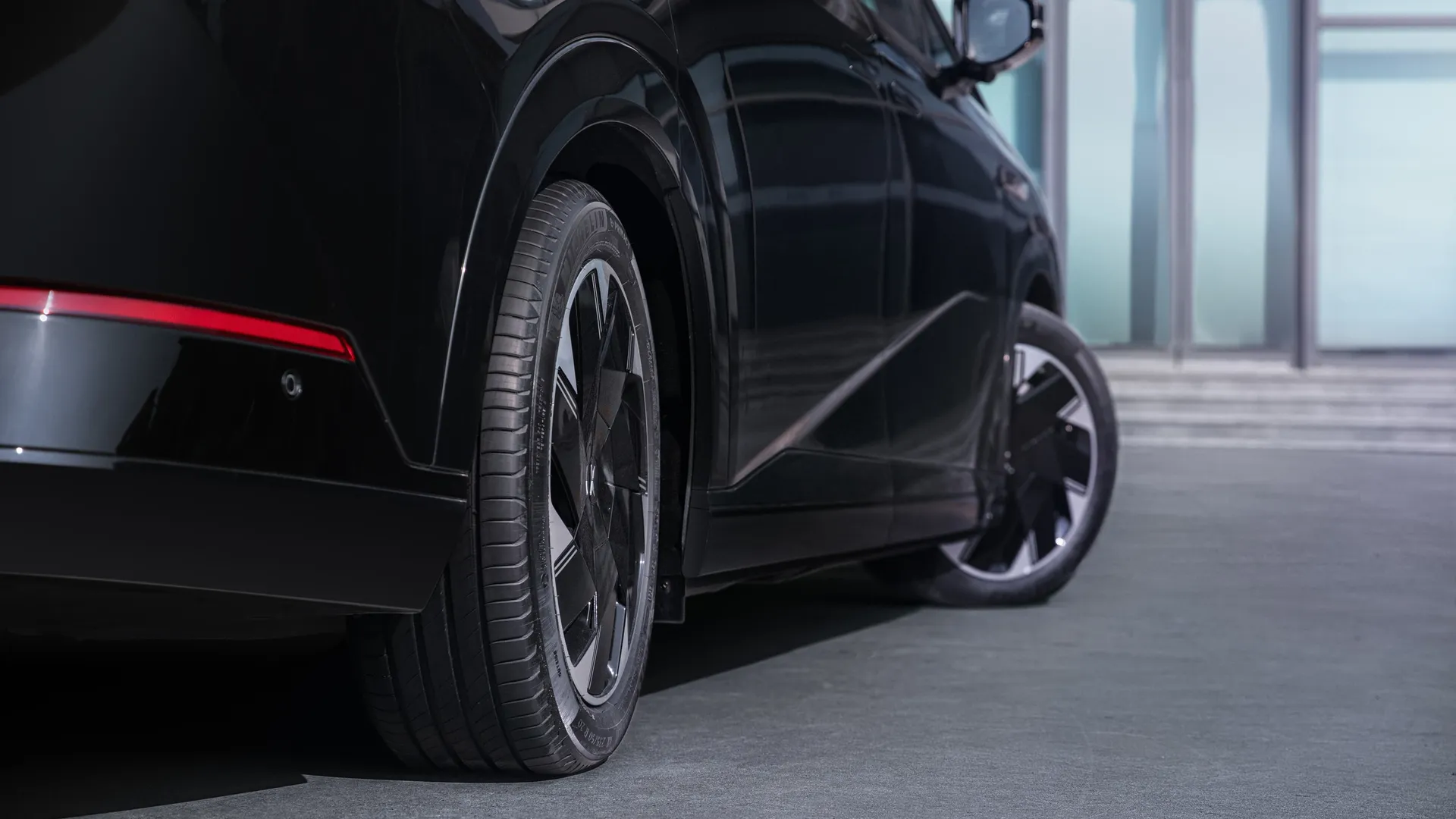 XPENG X9 AWD Performance