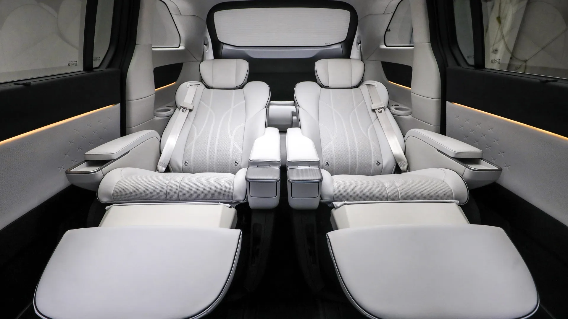 XPENG X9 AWD Performance