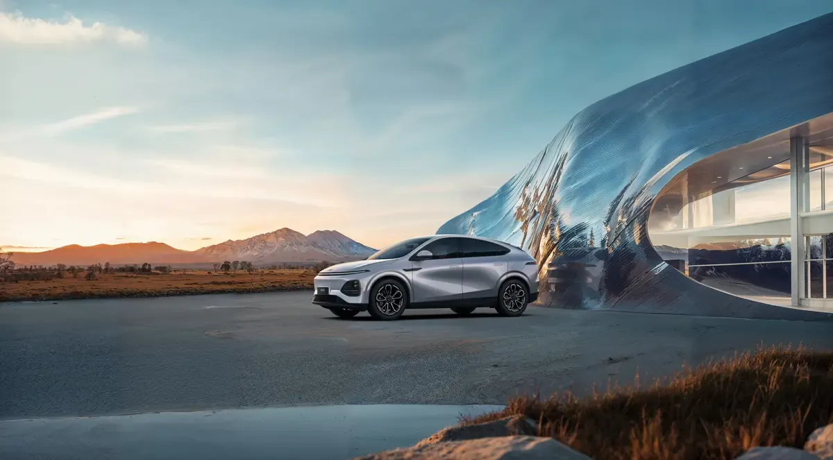 Elettronauti - XPENG G6 AWD Performance - Grigio - Esterno - Vista anteriore a tre quarti