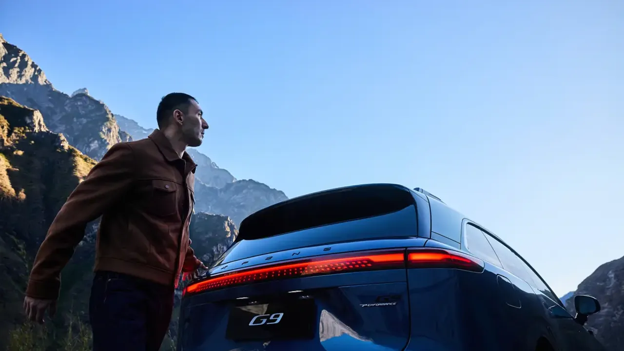 Elettronauti - XPENG G9 AWD Performance - Grigio - Esterno - Vista posteriore