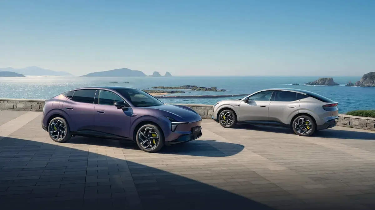 Elettronauti - XPENG L03 71.2 kWh AWD Performance - Nero - Esterno - Vista anteriore a tre quarti