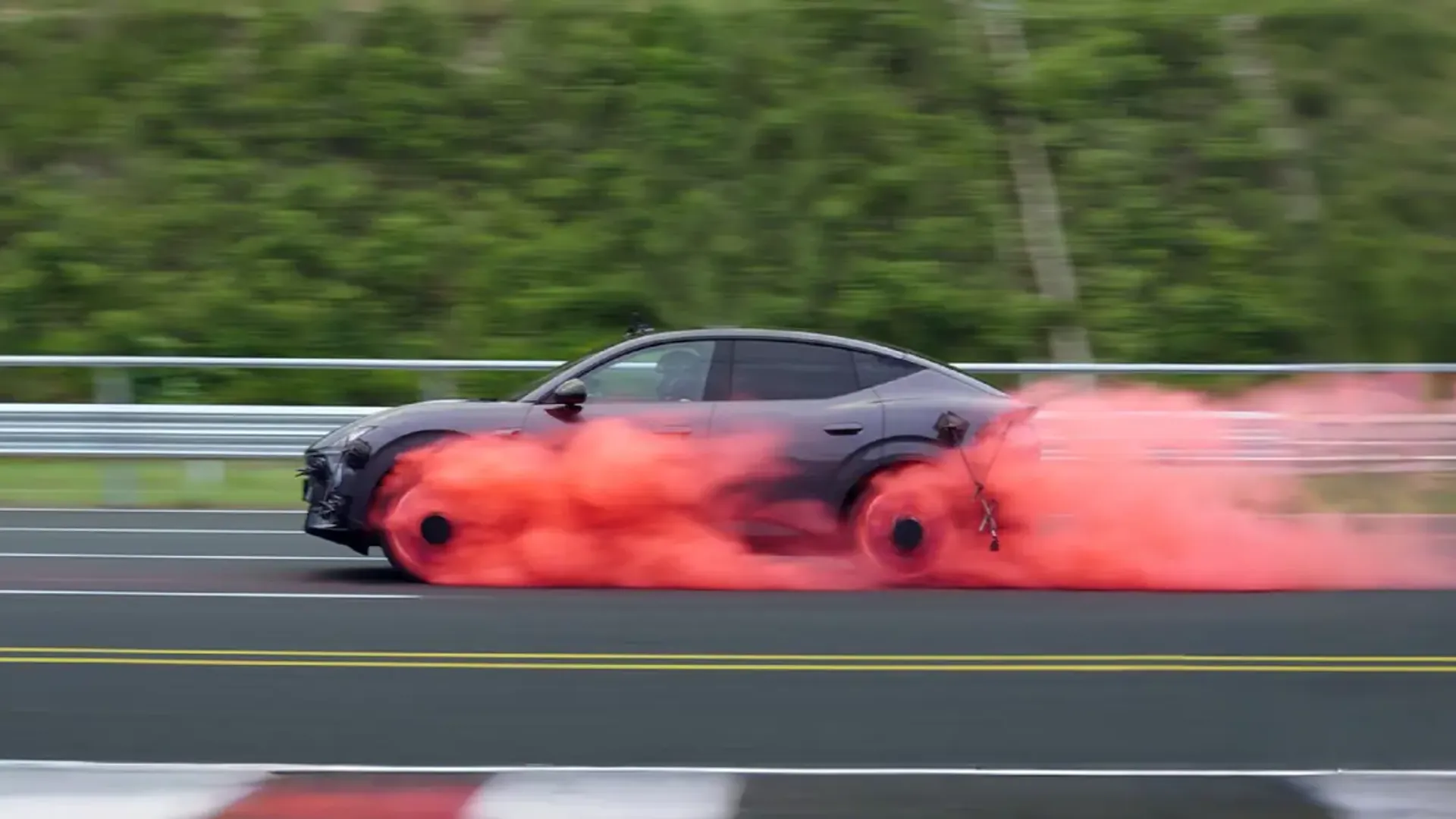Elettronauti - XPENG L03 71.2 kWh AWD Performance - Nero - Esterno - Vista anteriore a tre quarti