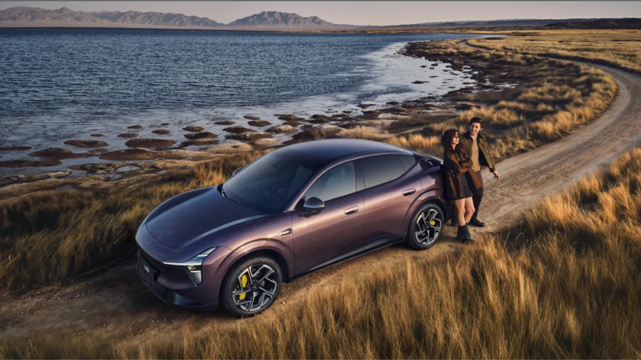 Elettronauti - XPENG L03 71.2 kWh AWD Performance - Lavender - Esterno - Vista anteriore a tre quarti