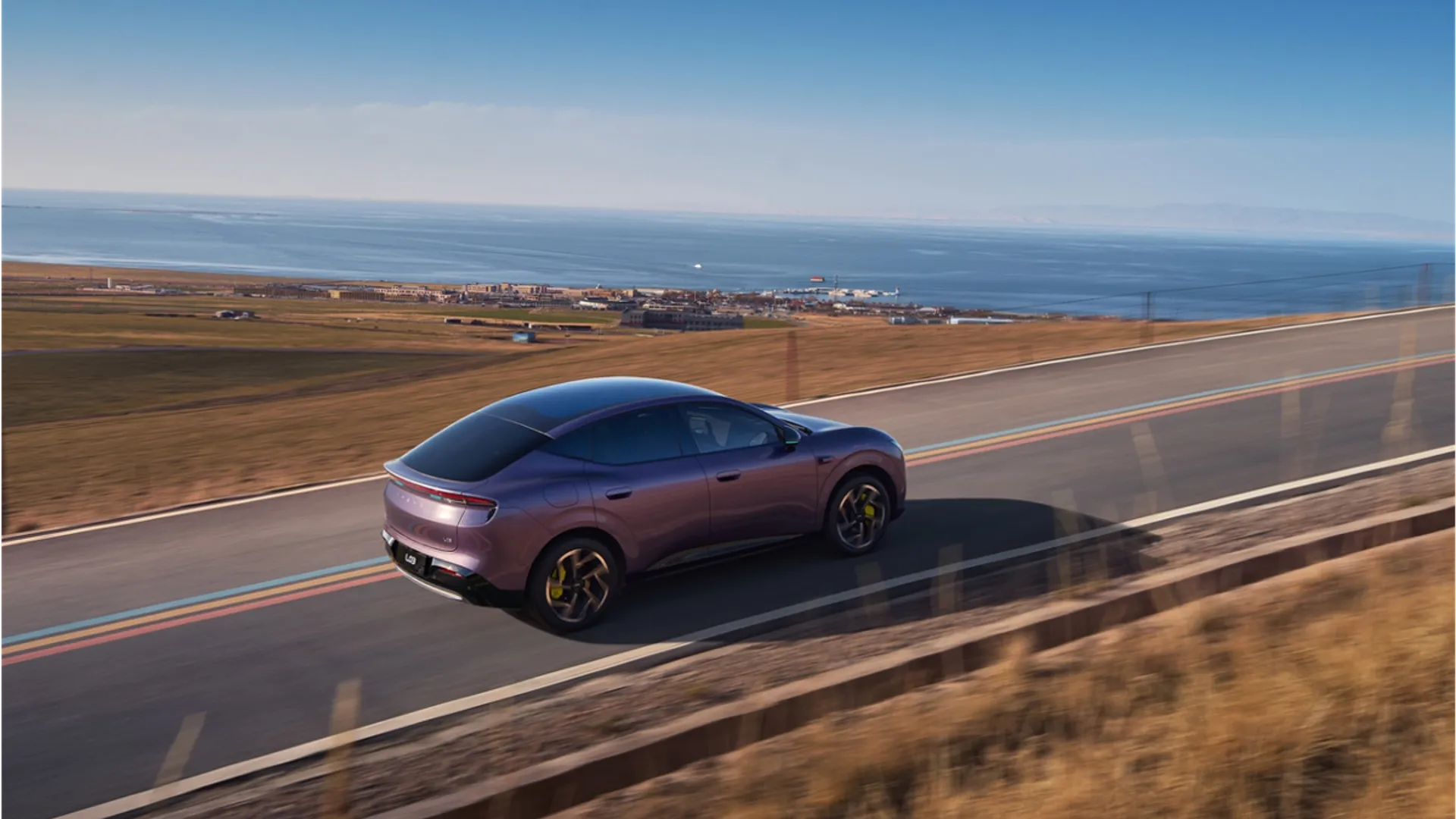 Elettronauti - XPENG L03 71.2 kWh AWD Performance - Argento - Esterno - Vista anteriore a tre quarti
