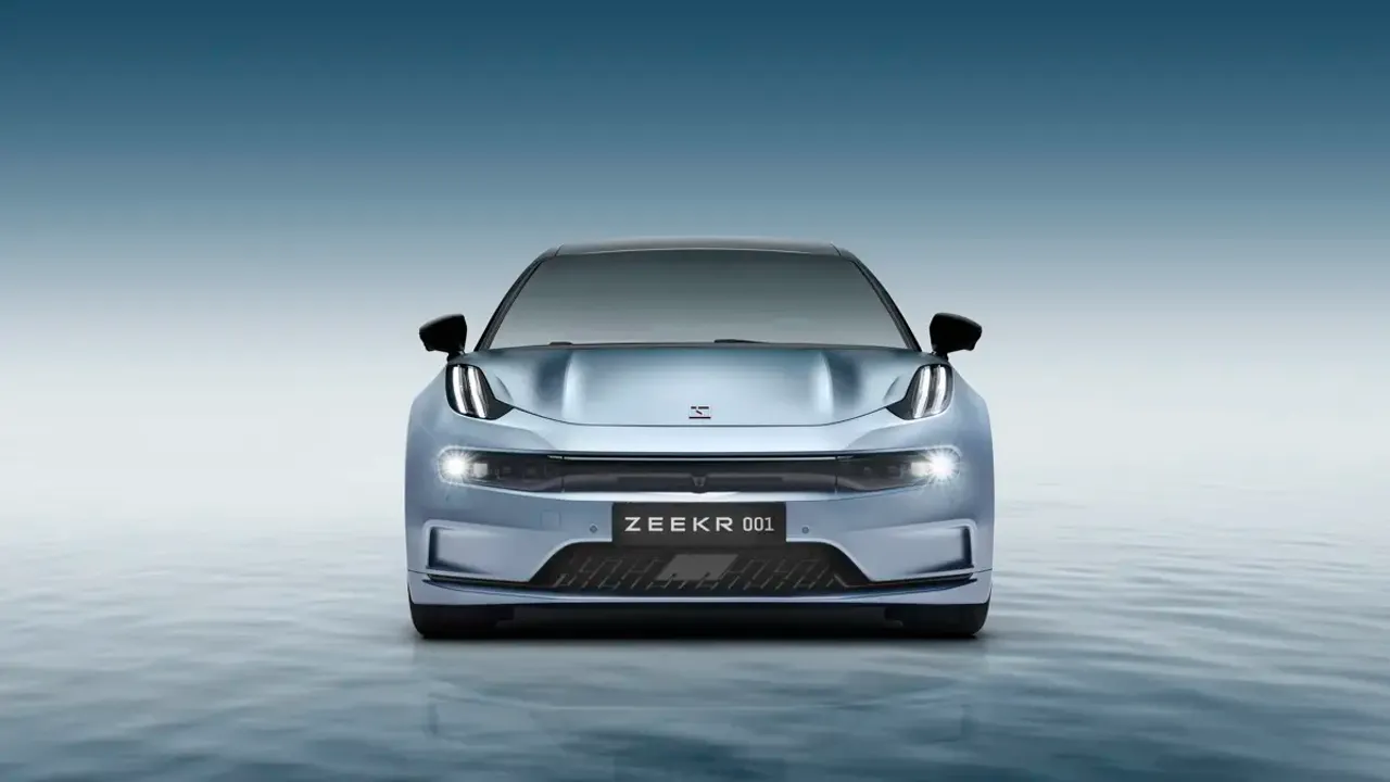 Elettronauti - Zeekr 001 Privilege AWD - Bianco - Esterno - Vista anteriore