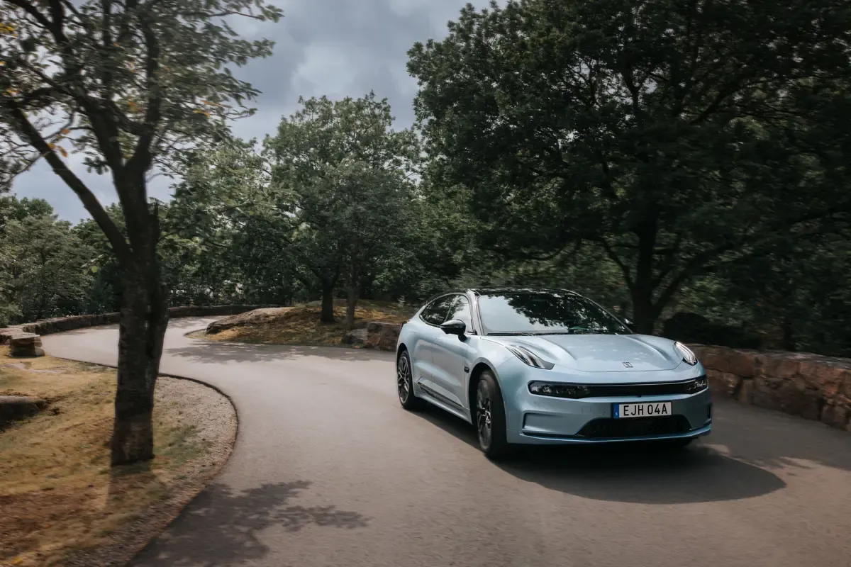 Elettronauti - Zeekr 001 Long Range RWD - Bianco - Esterno - Vista anteriore a tre quarti