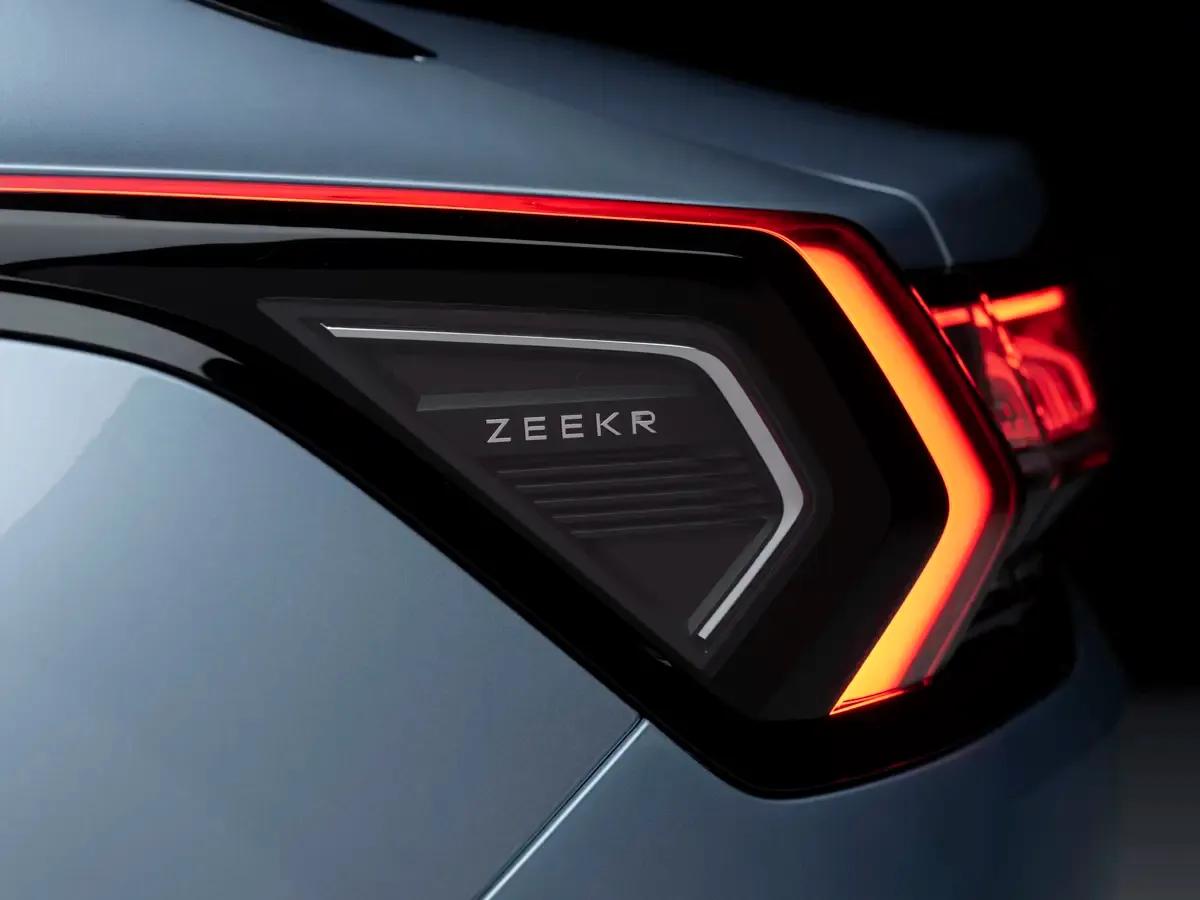Elettronauti - Zeekr 001 Long Range RWD - Esterno - Vista posteriore