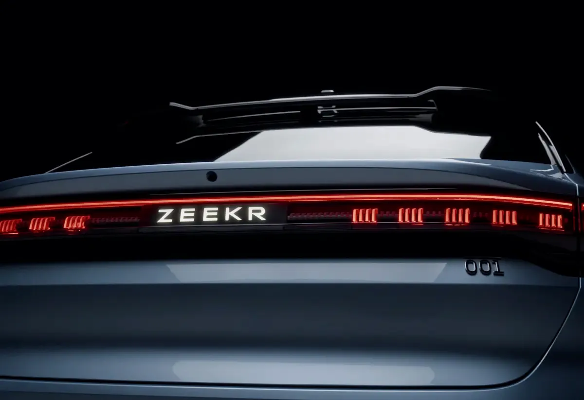Elettronauti - Zeekr 001 Long Range RWD - Esterno - Vista posteriore