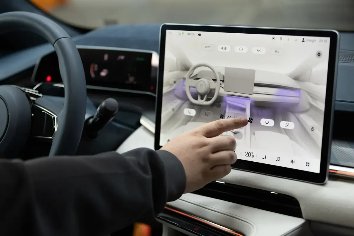 Elettronauti - Zeekr 001 Long Range RWD - Infotainment - Vista della plancia