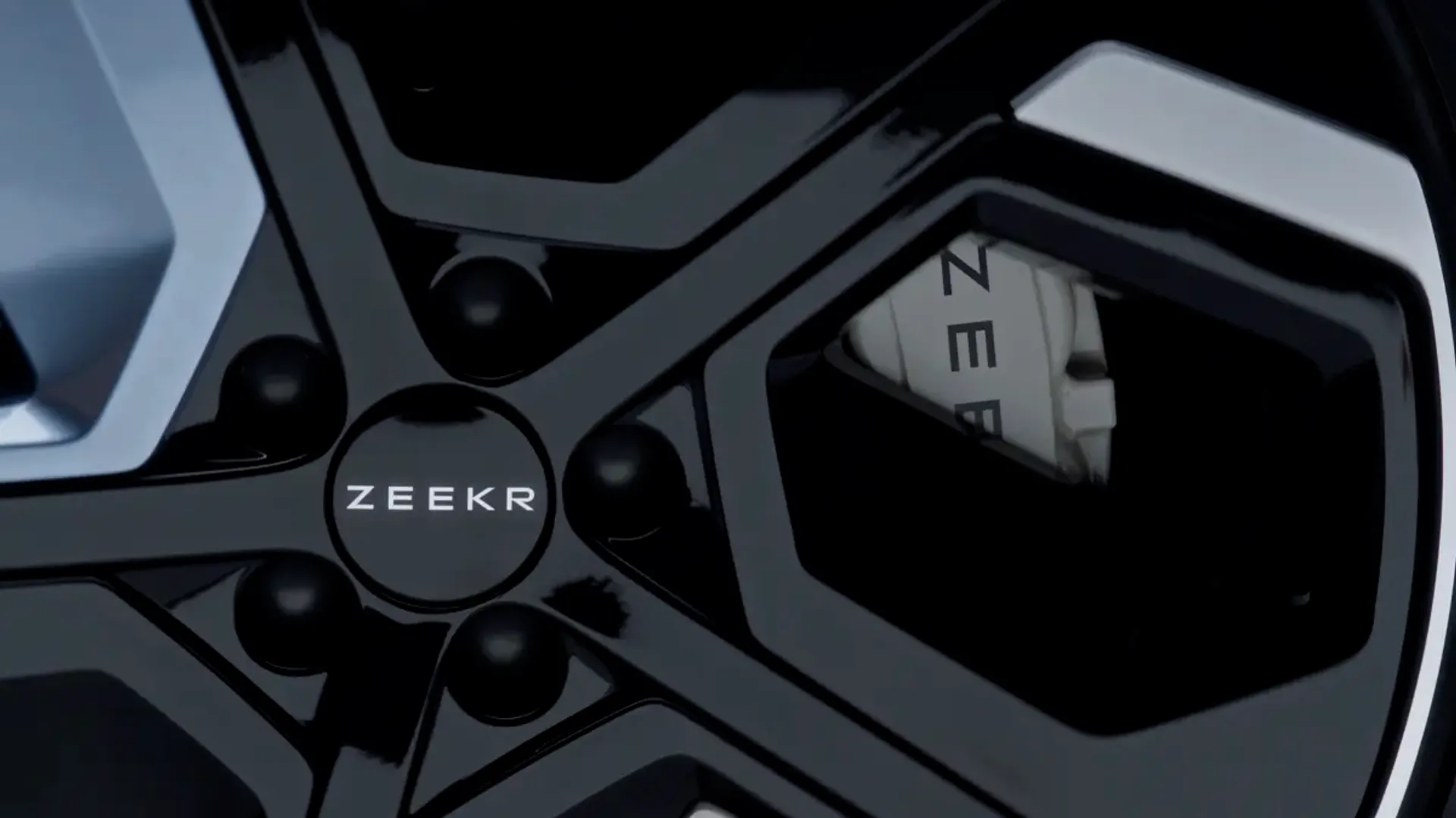 Elettronauti - Zeekr 001 Long Range RWD - Cerchio - Vista laterale