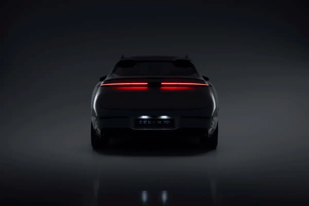 Elettronauti - Zeekr 7GT Core RWD - Nero - Esterno - Vista posteriore