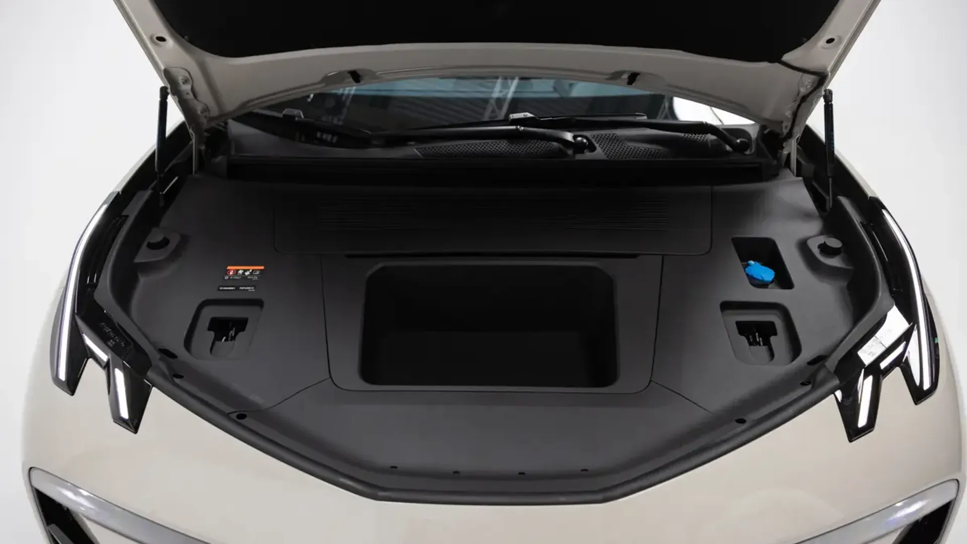 Elettronauti - Zeekr X Long Range RWD - Vano di carico - Bagagliaio anteriore
